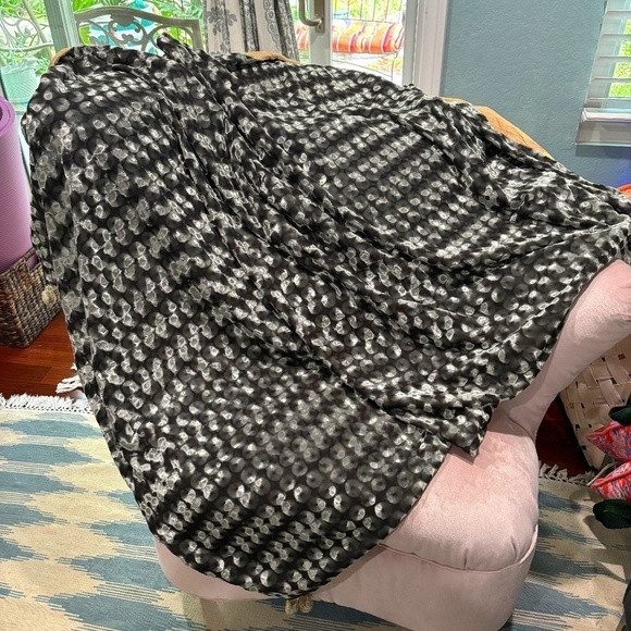 Beatriz Bisset Originals Sage & Gold Velvet Silk Throw with Beaded Tassels - Picture 1 of 8